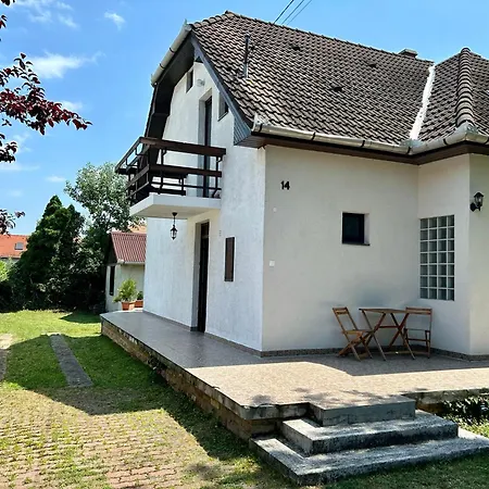 Feriehus Loczy-lak *